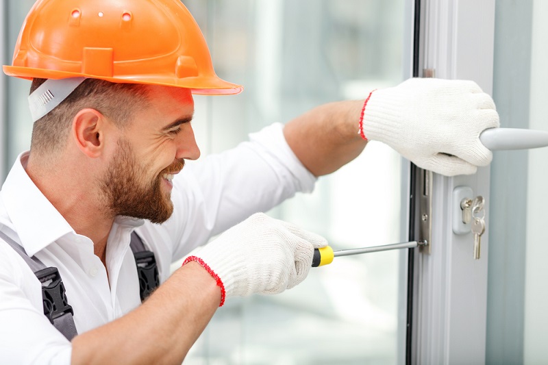 Commercial Locksmith Services: 