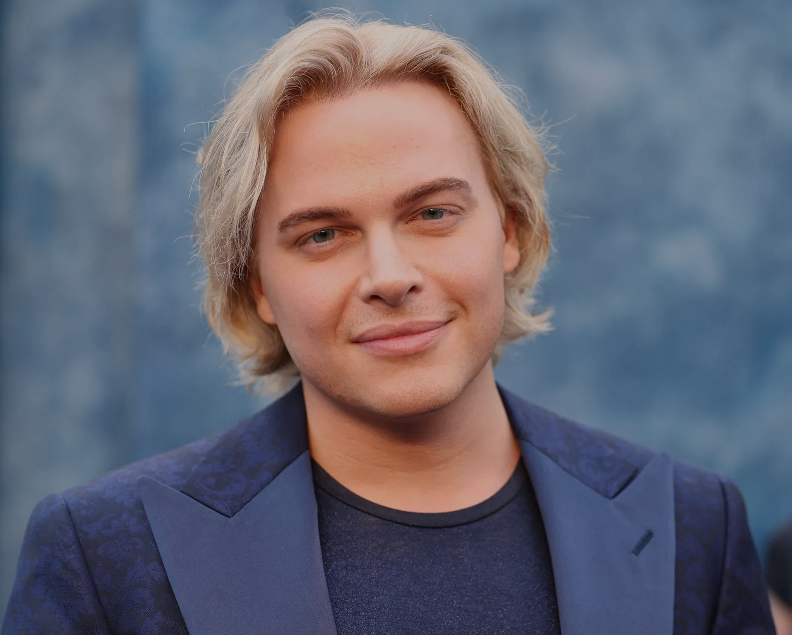 ronan farrow net worth