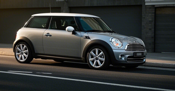 2010 Mini Cooper safety features