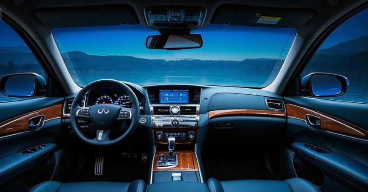 Infiniti M56 interior technology